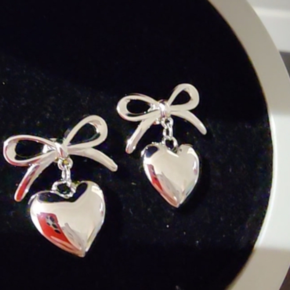 Silver Heart Bow Earrings - Picture 1 of 3